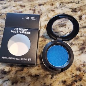 Mac Cosmetics How Royal Veluxe Pearl Eyeshadow